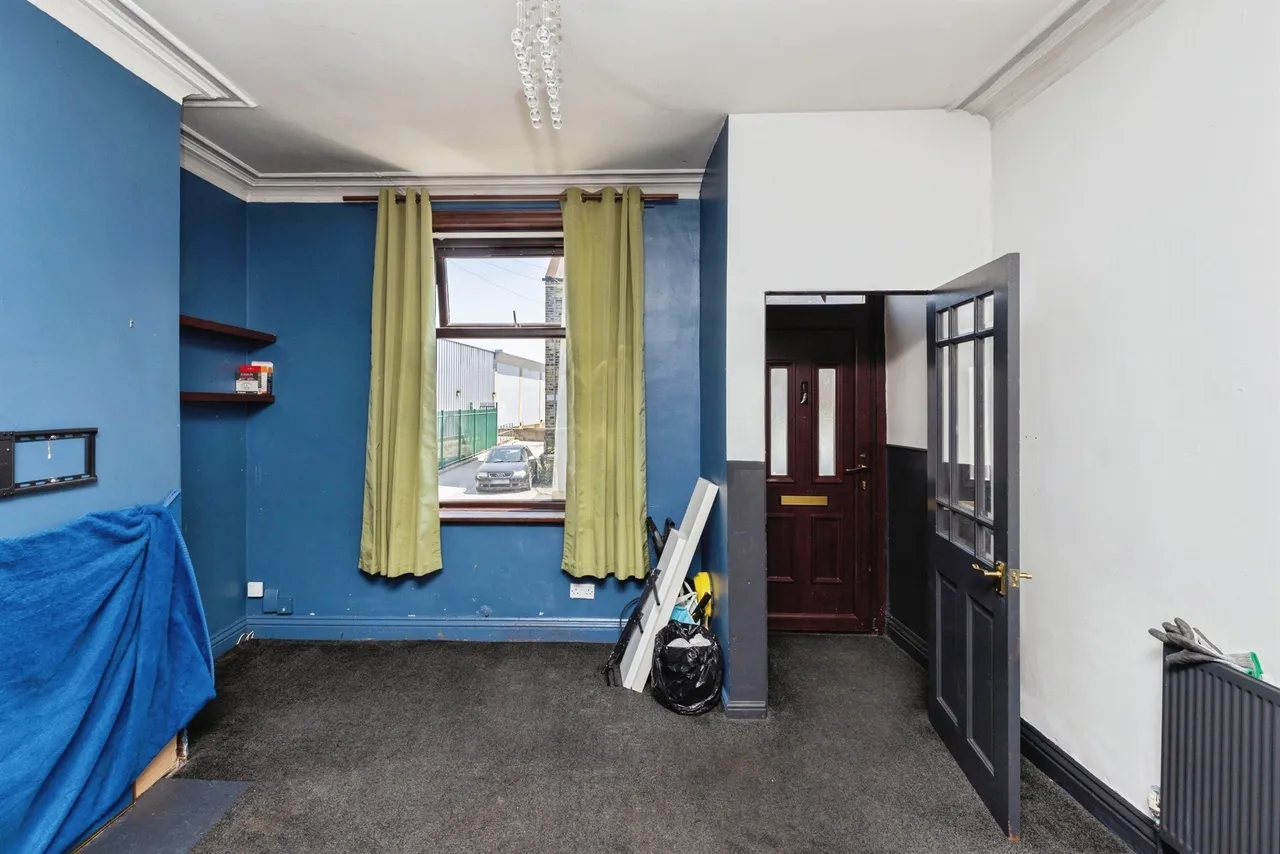 Runswick Terrace, Bradford, photo 2