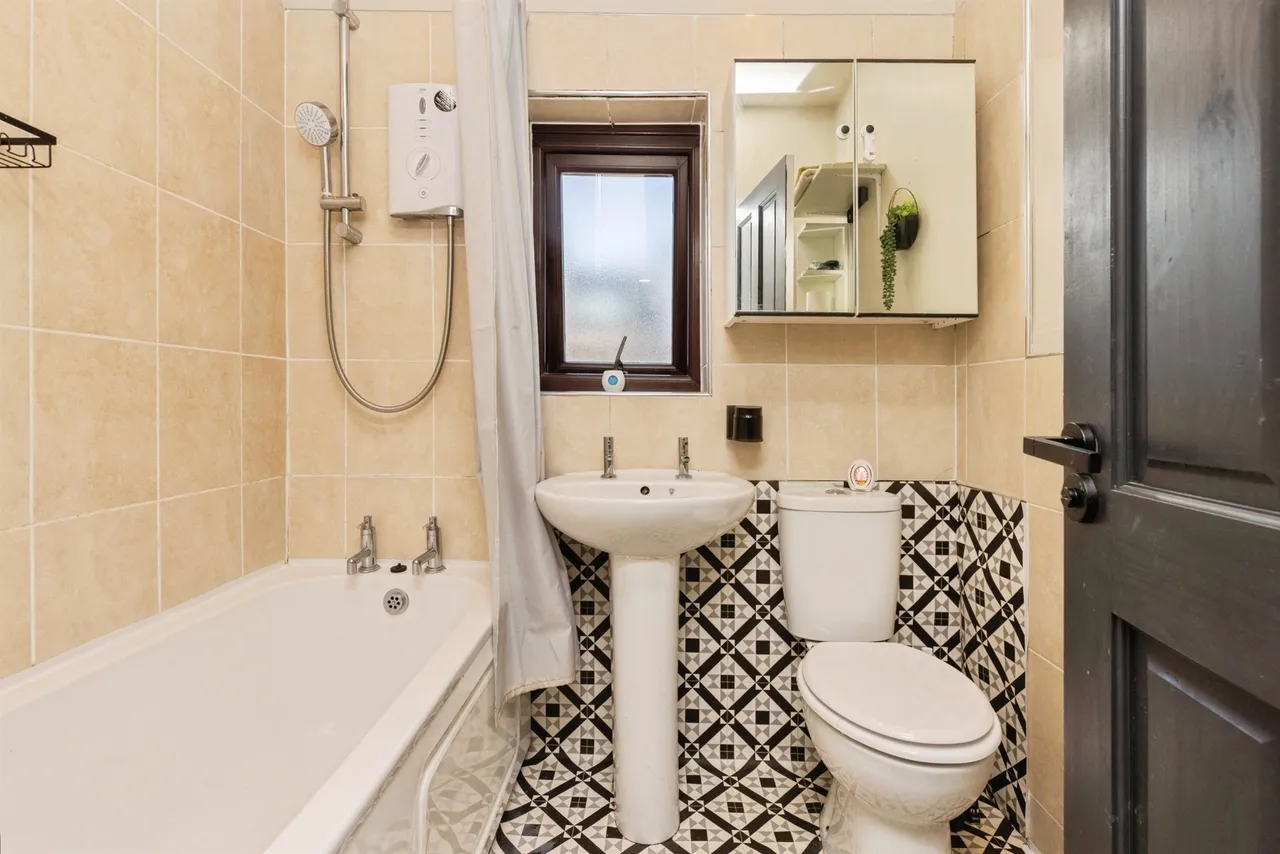 Runswick Terrace, Bradford, photo 11