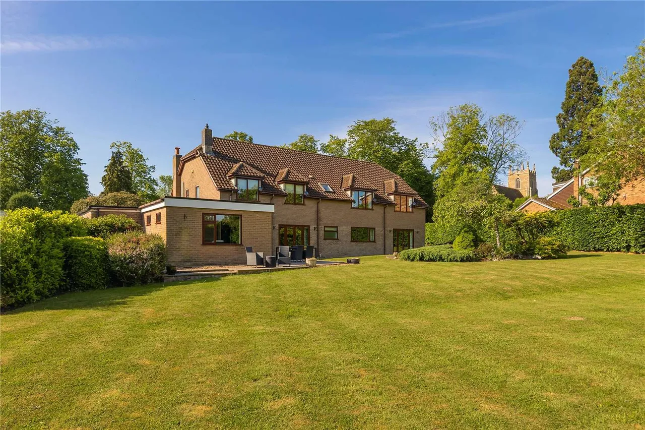 High Street, Abbotsley, PE19, photo 3