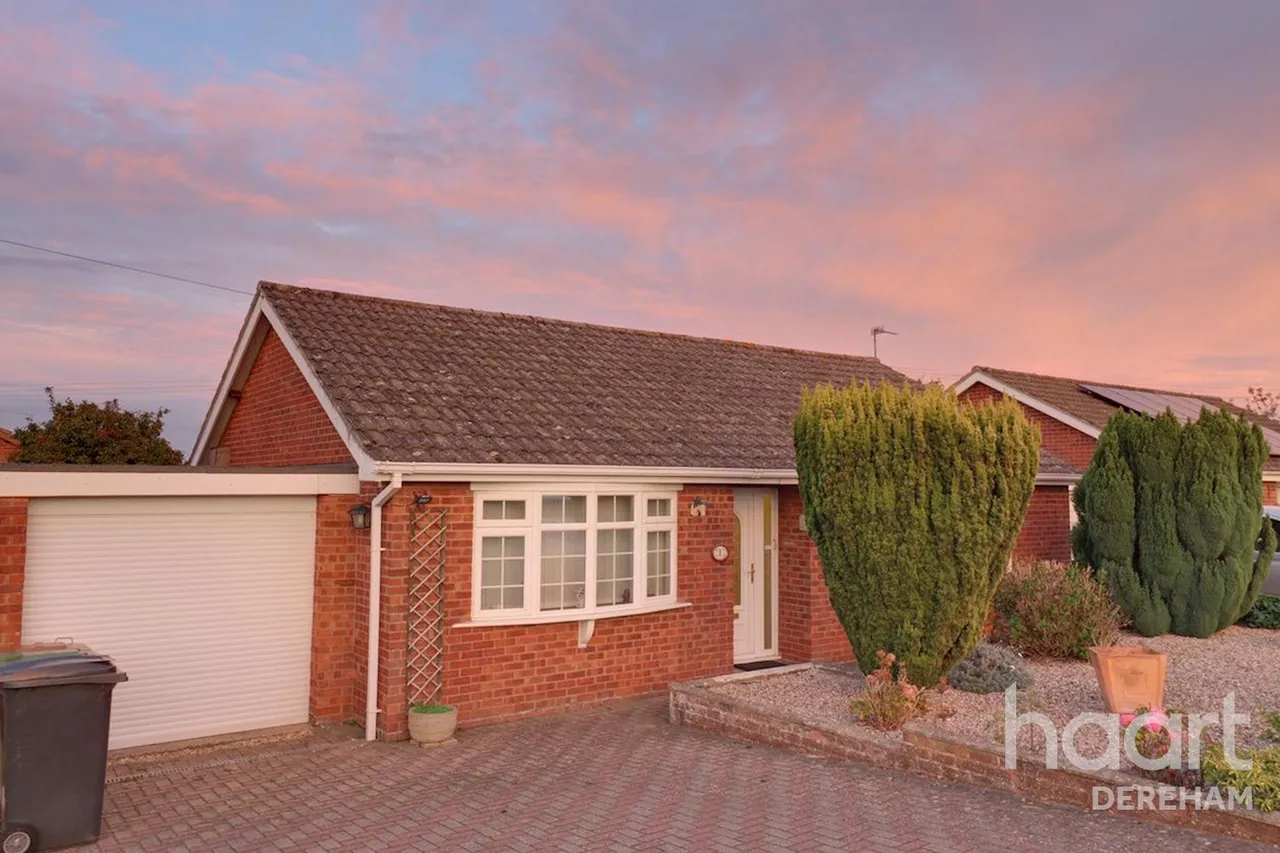 3 bed house for sale, Cullum Close, Swanton Morley, NR20