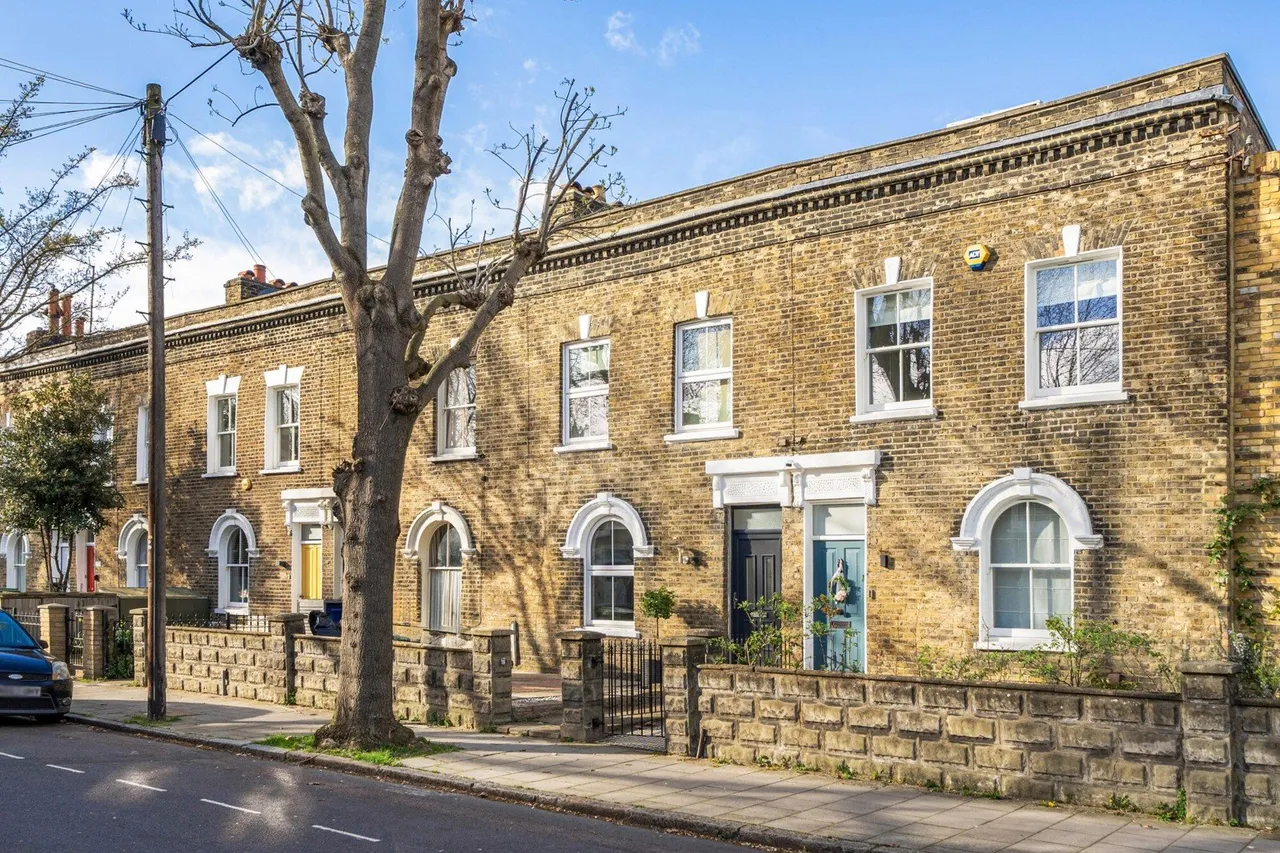 3 bed house for sale — Fort Road, SE1