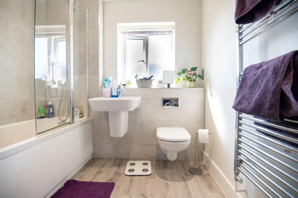 Coles Close, Little Harrowden, NN9, photo 21
