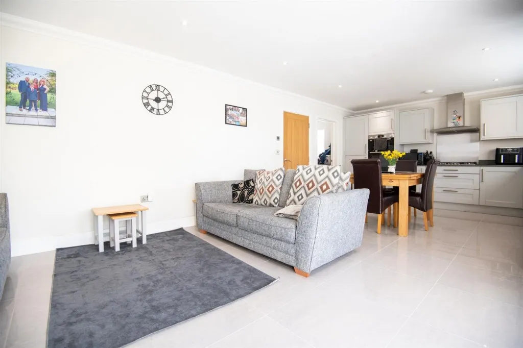 Coles Close, Little Harrowden, NN9, photo 10