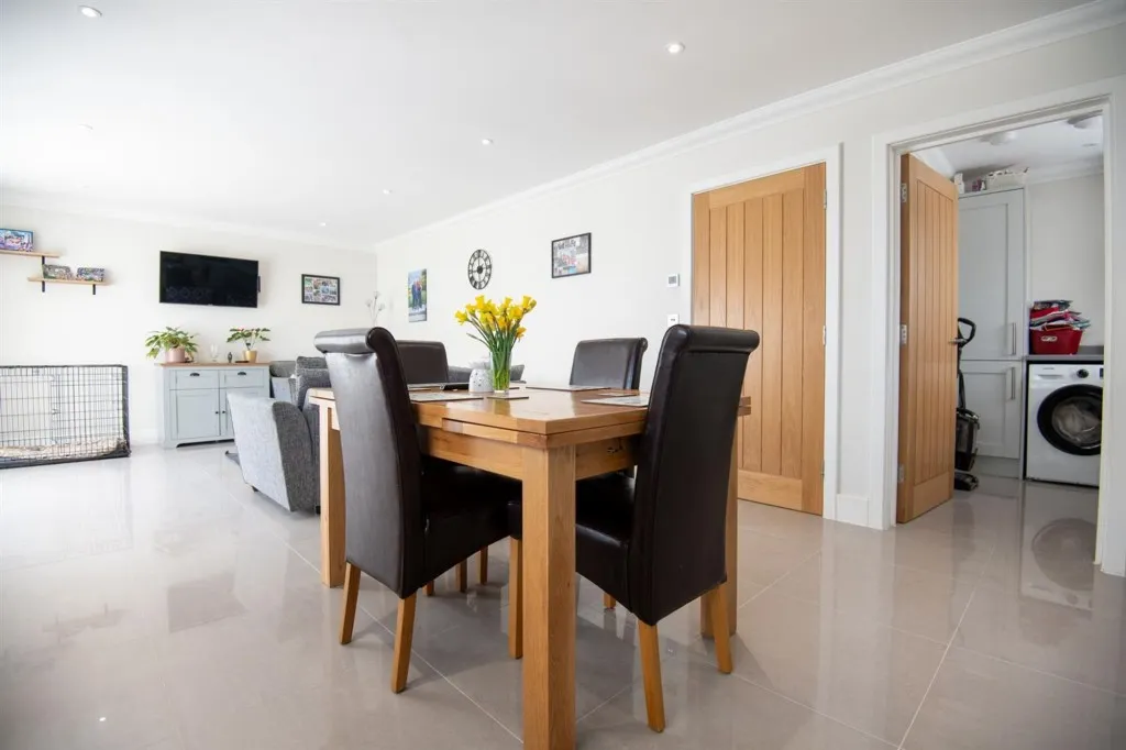 Coles Close, Little Harrowden, NN9, photo 15