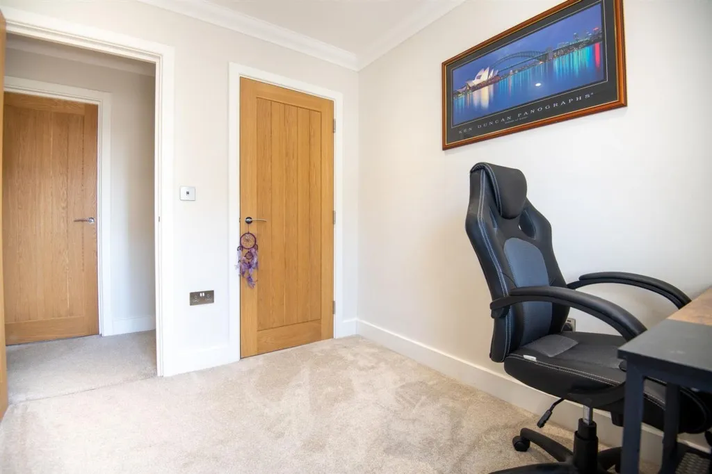 Coles Close, Little Harrowden, NN9, photo 20