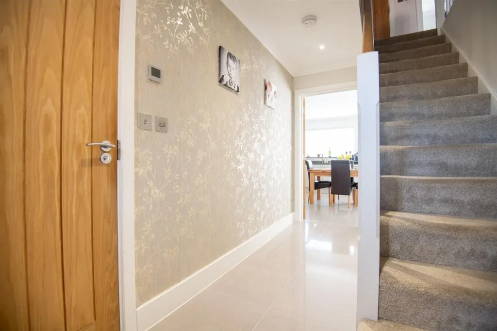 Coles Close, Little Harrowden, NN9, photo 22