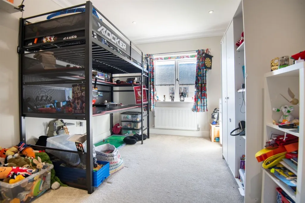 Coles Close, Little Harrowden, NN9, photo 17