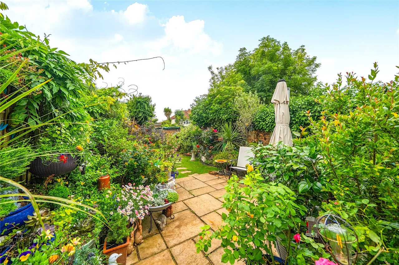 Largewood Avenue, Surbiton, KT6, photo 12