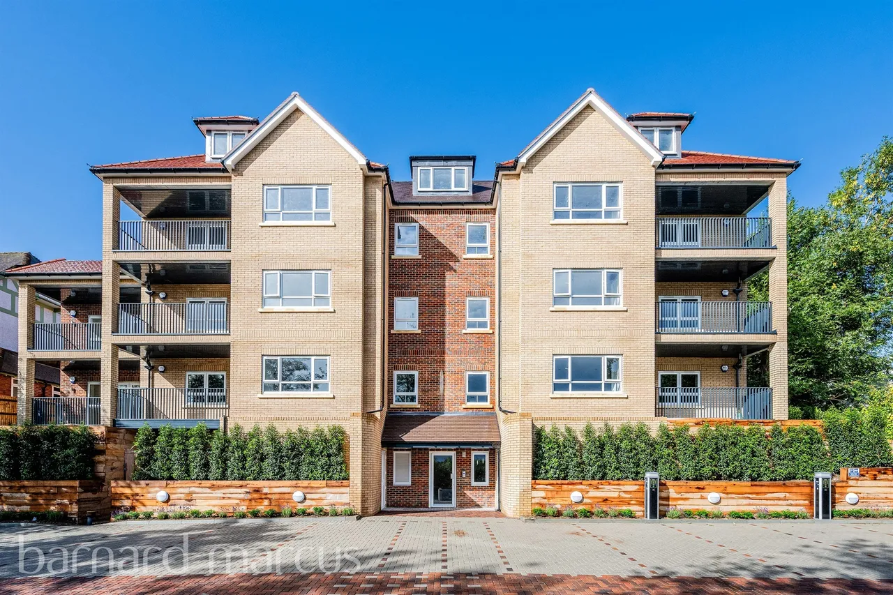 1 bed flat for sale — Riddlesdown Road, Purley