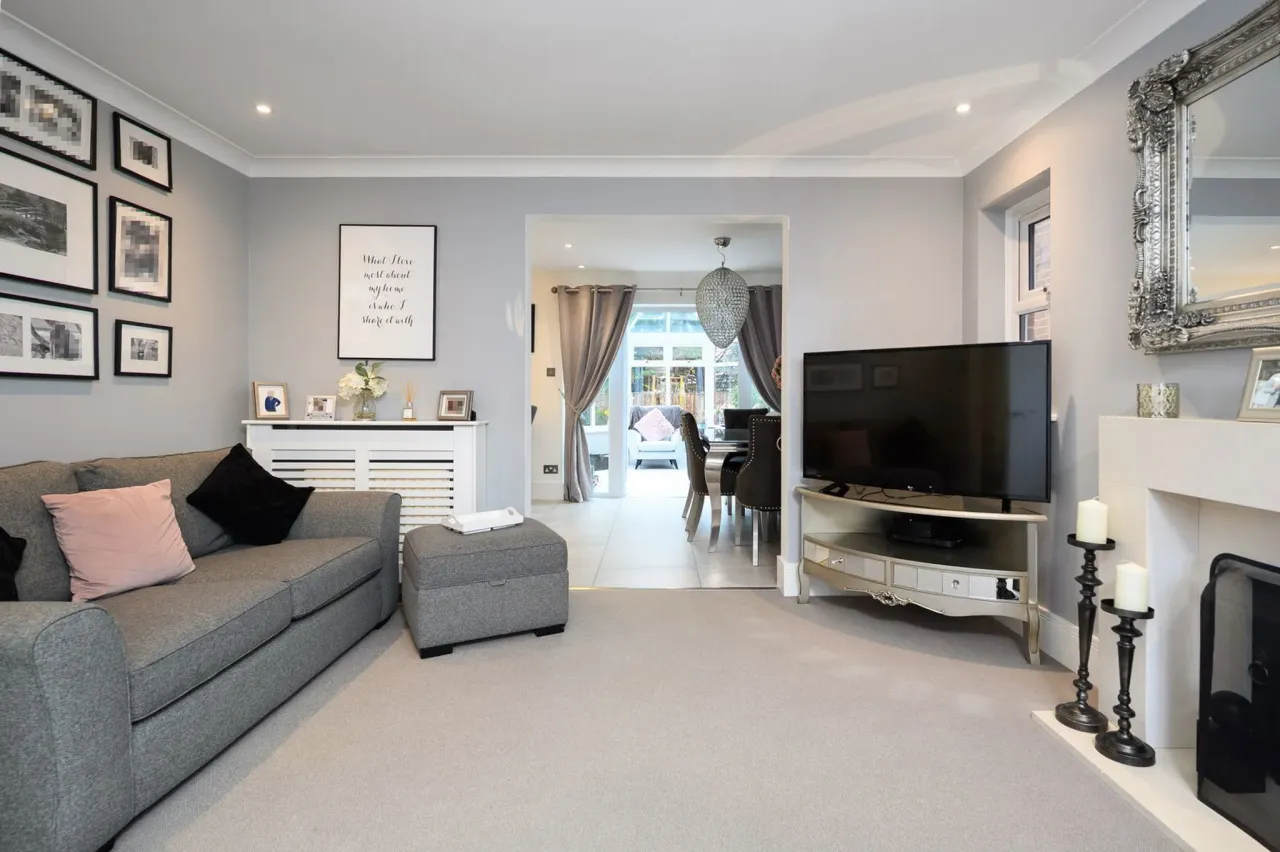 Thorpeside Close, Staines-upon-thames..., photo 6