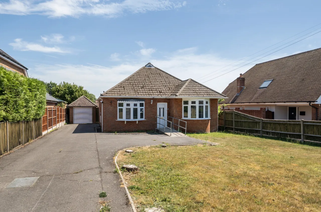 4 bed house for sale, Holly Hill Lane, Sarisbury Green, SO31