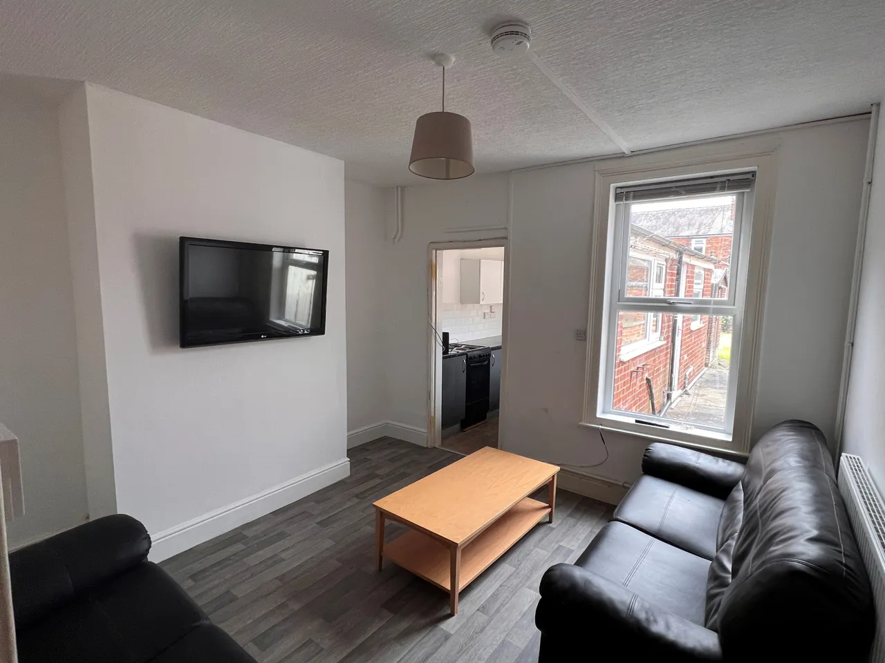 3 bed house to rent, Bedrooms, Available December, LN1