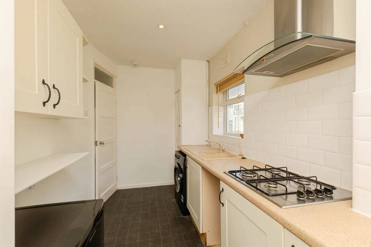 Elmhurst Estate, Batheaston, BA1, photo 11