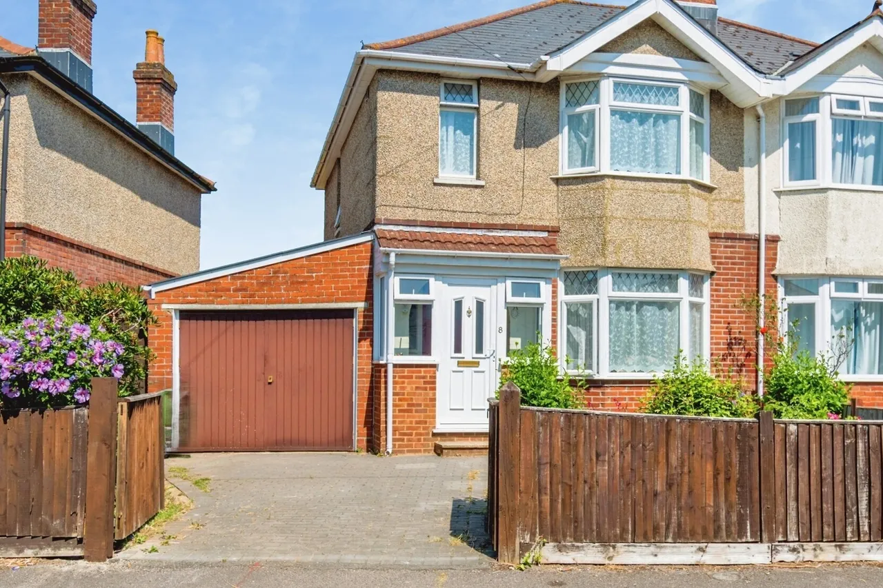 3 bed house for sale — Ashmead Road, Southampton