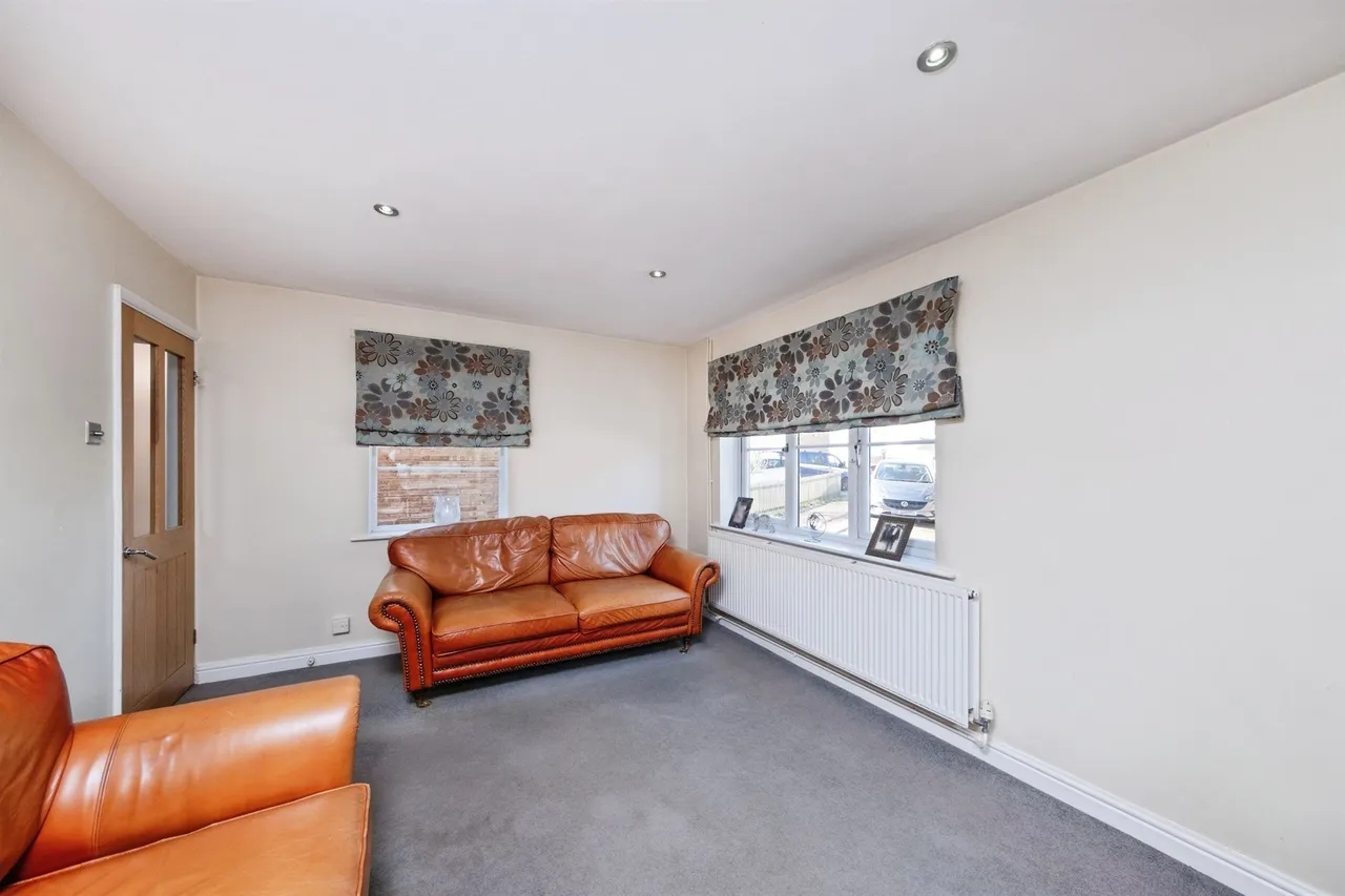 Dove Close, Newport Pagnell, photo 8
