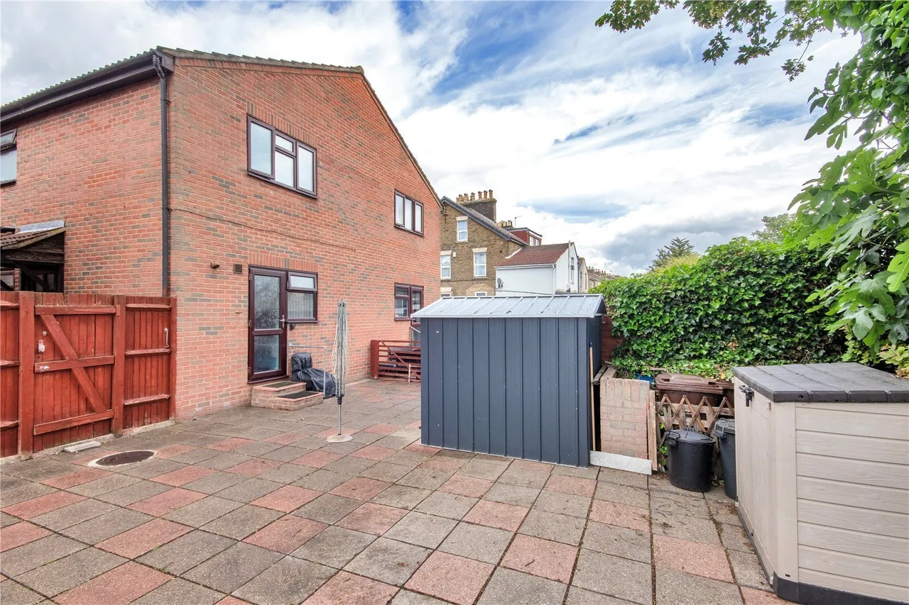 Montfort Road, Rochester, Kent, ME2, photo 11