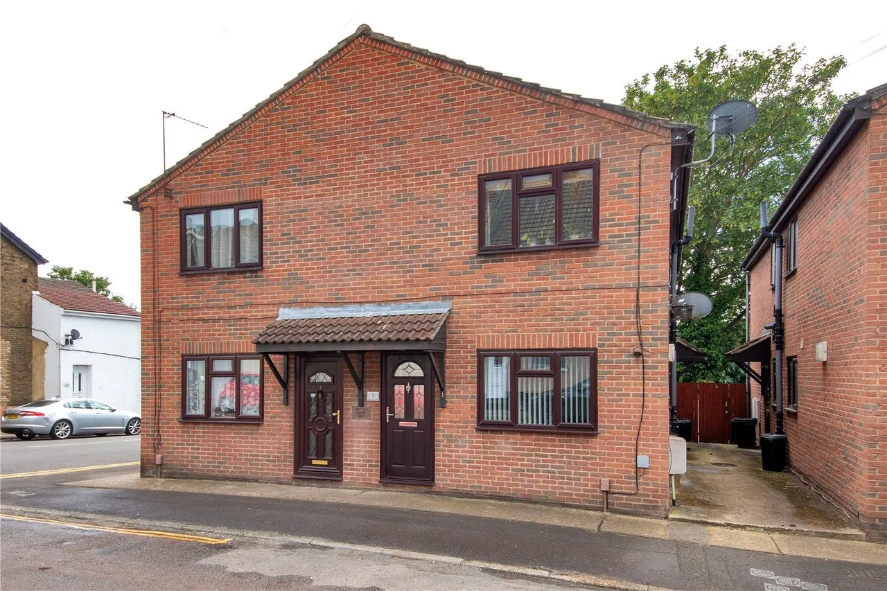 Montfort Road, Rochester, Kent, ME2, photo 2