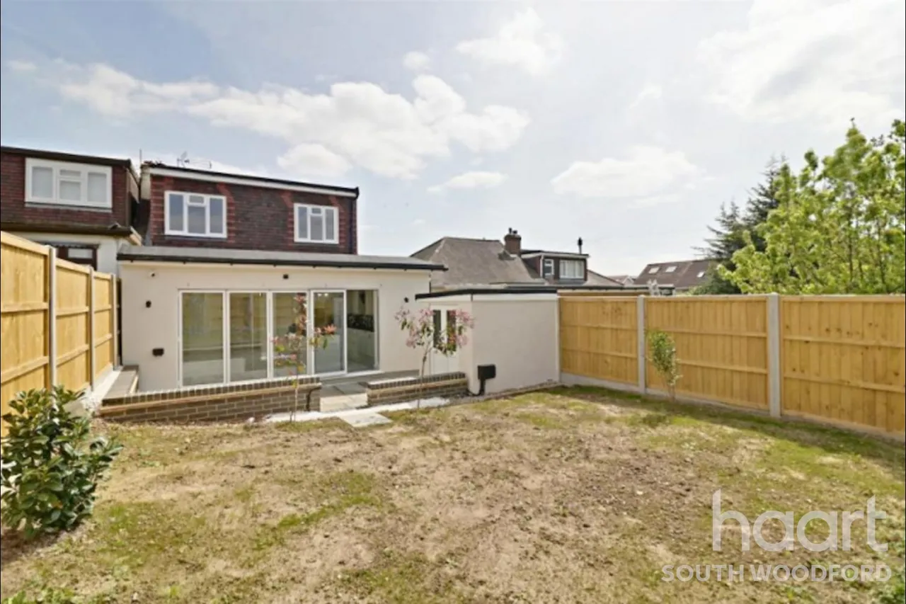 Hillington Gardens, IG8, photo 19