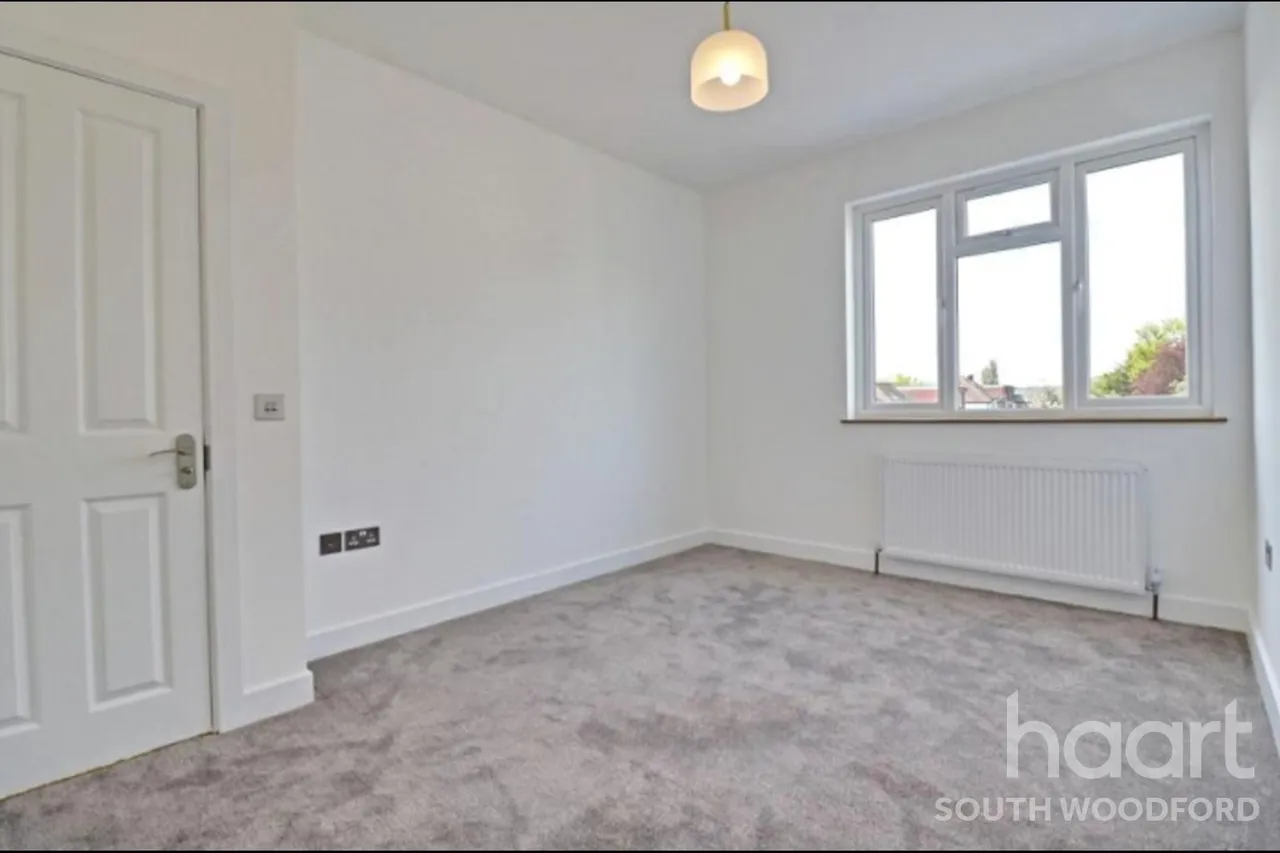 Hillington Gardens, IG8, photo 11