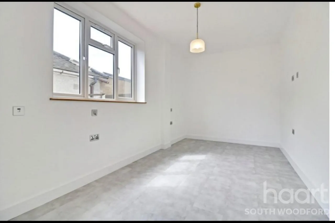 Hillington Gardens, IG8, photo 17