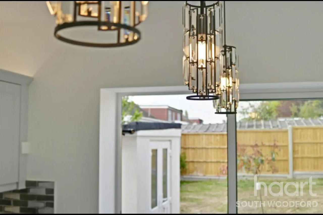 Hillington Gardens, IG8, photo 10