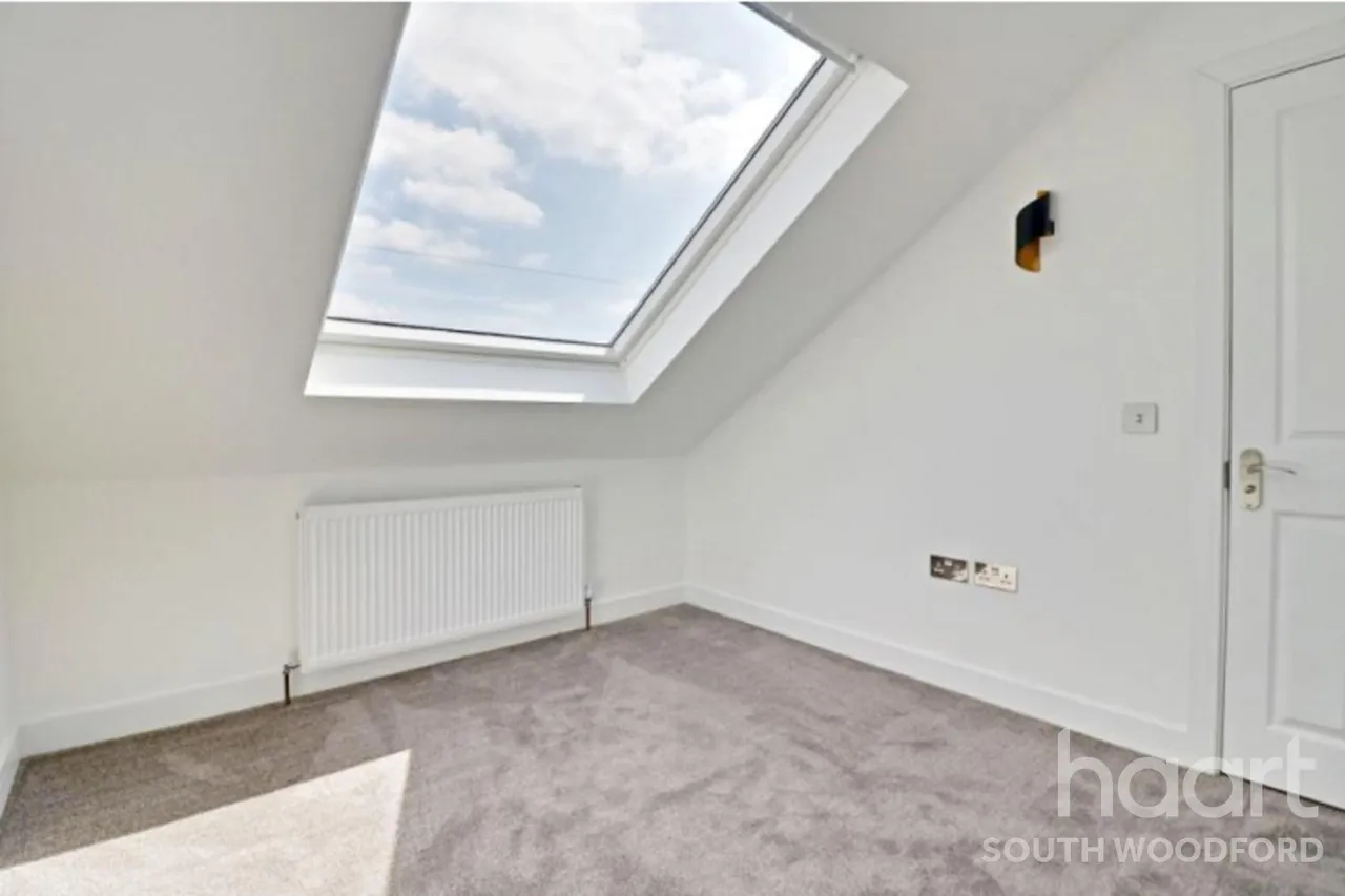 Hillington Gardens, IG8, photo 13