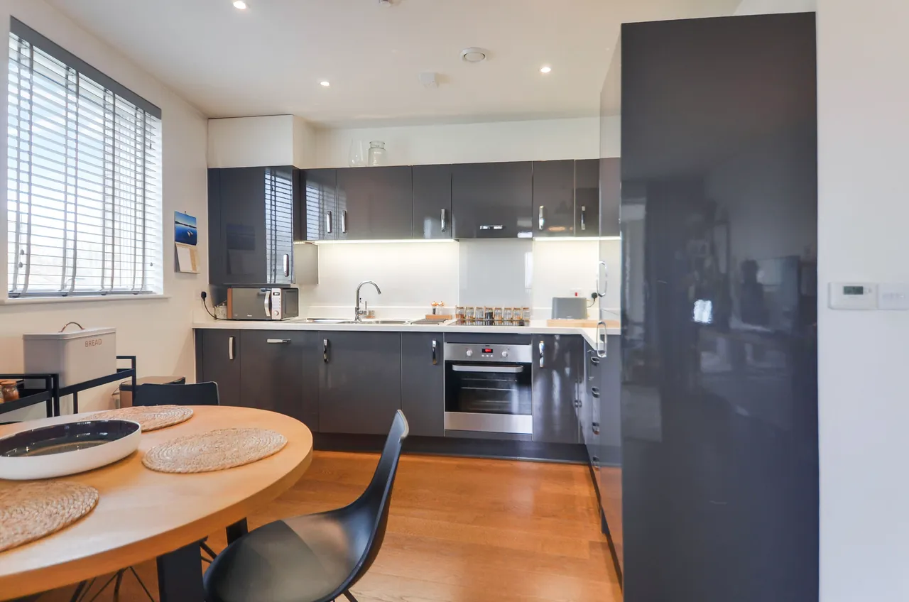 11 Beatty Court, Kenneth Way, LONDON, photo 7