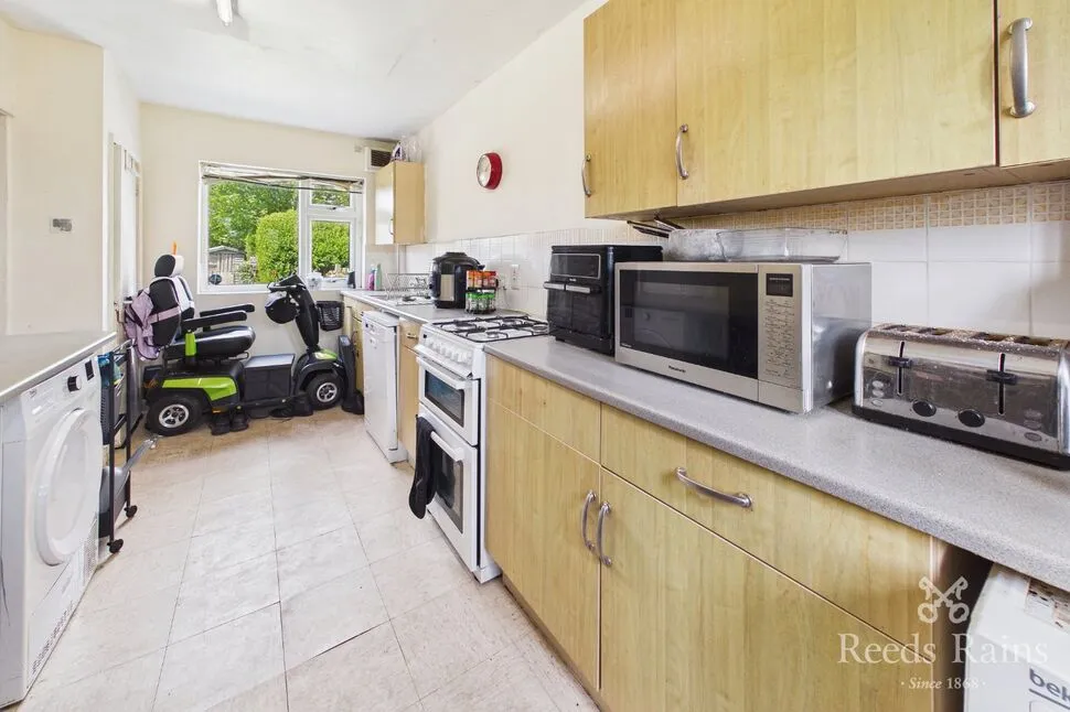 Fifth Avenue, Rothwell, West Yorkshire, LS26, photo 4