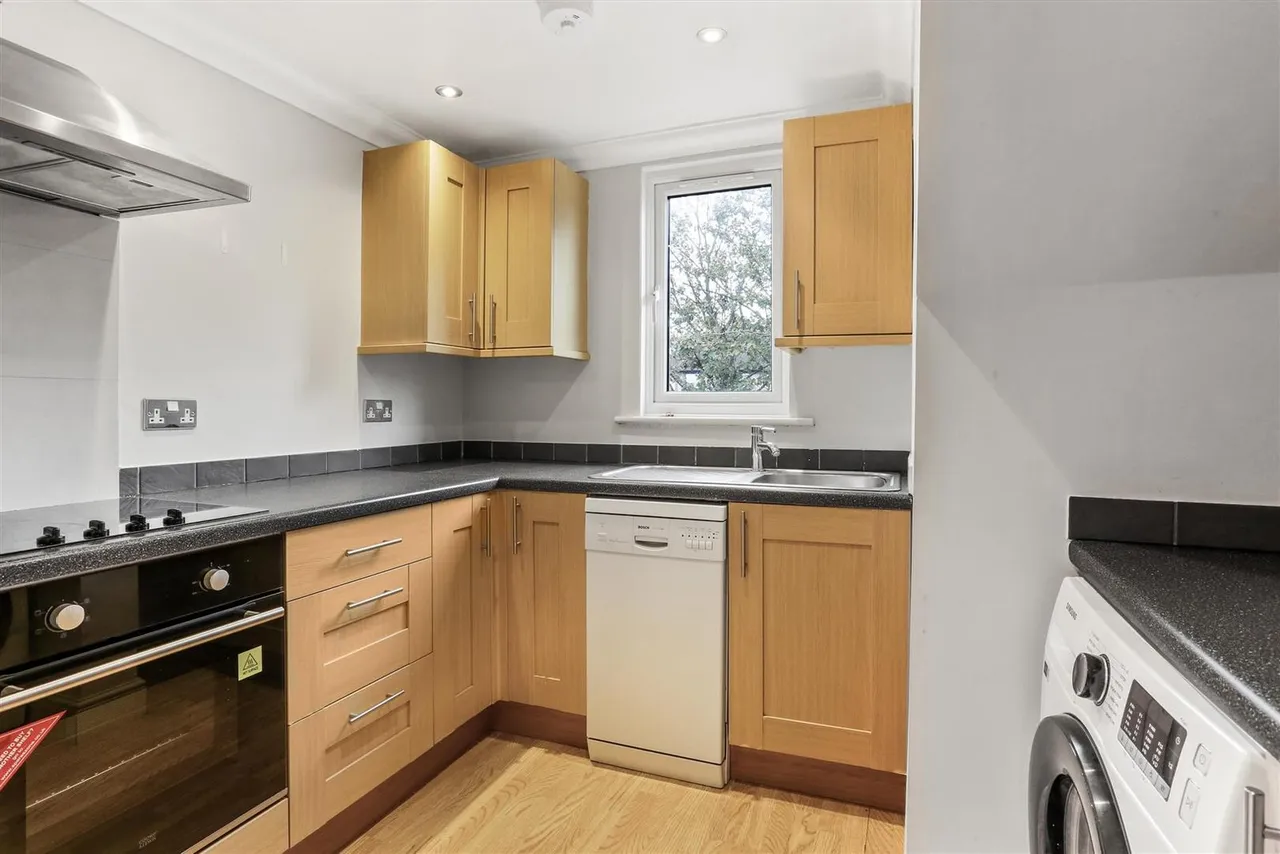 Station Way, Cheam, SM3 8SD, photo 2