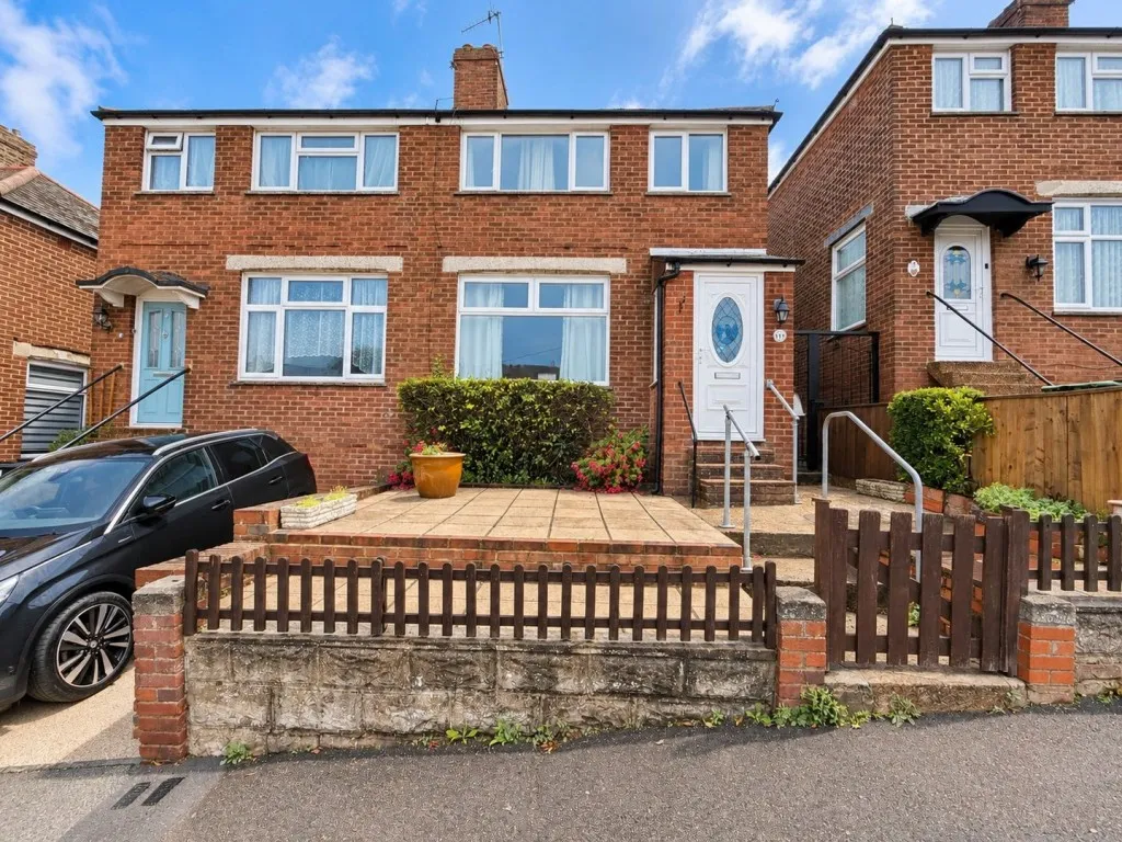 2 bed house for sale, Clifton Road, Hastings