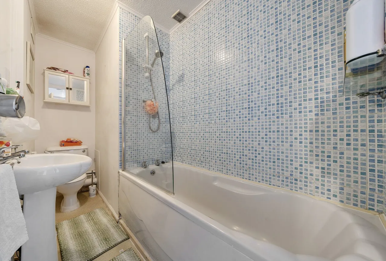 Springwater Close, Gloucestershire, Northway, GL20 8SE, photo 7