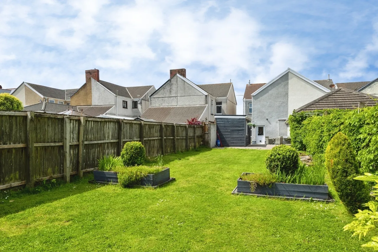 Dyffryn Road, Gorseinon, SA4, photo 19