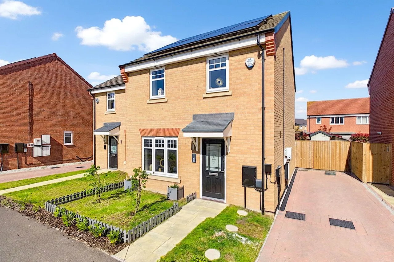 3 bed house for sale, Cross Grove, Pocklington, YO42