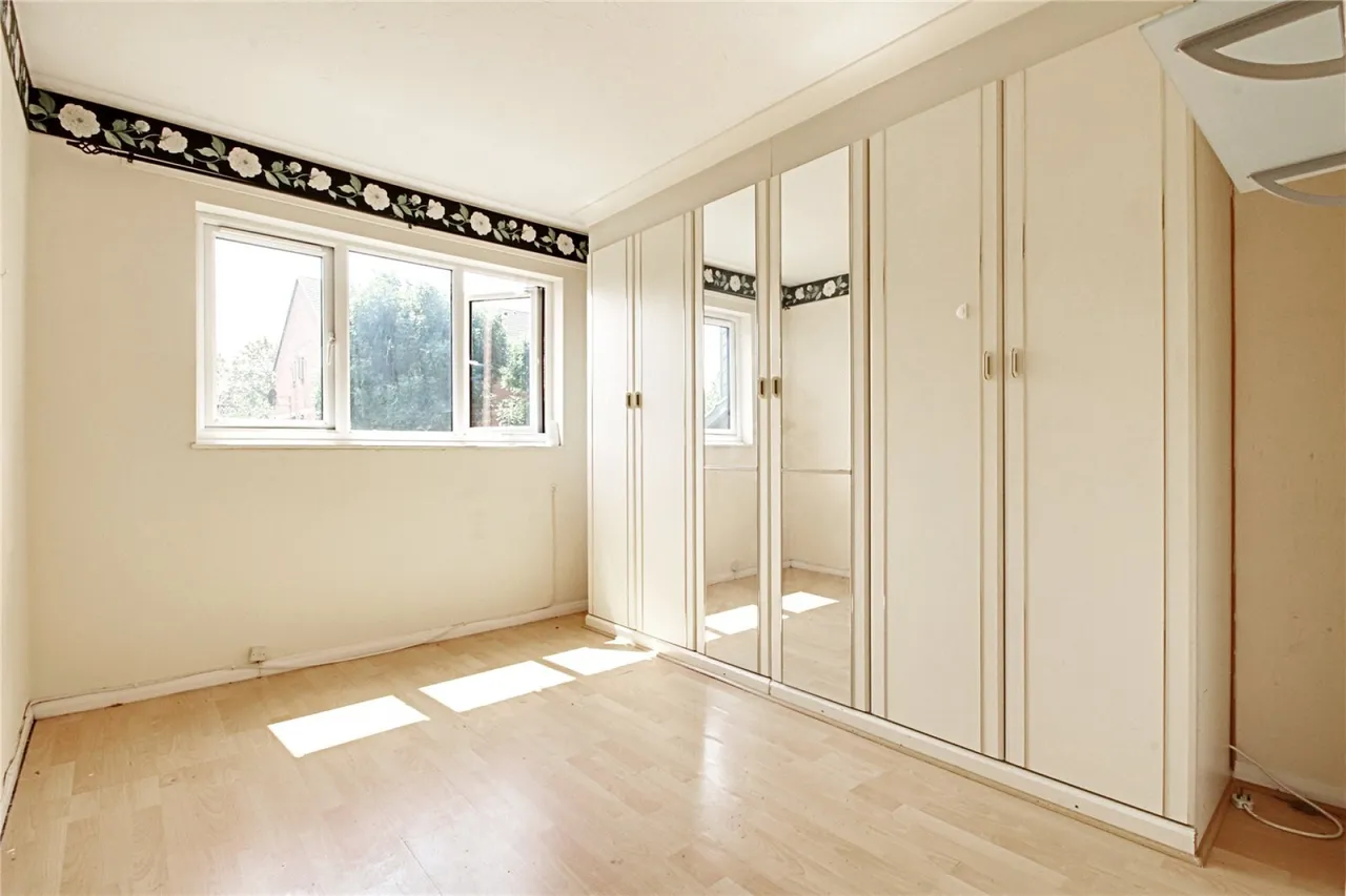 Maltby Drive, Enfield, photo 8