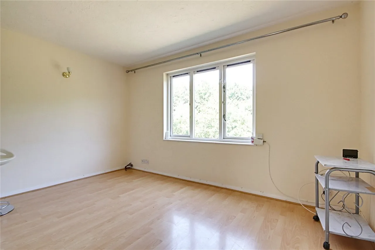 Maltby Drive, Enfield, photo 5