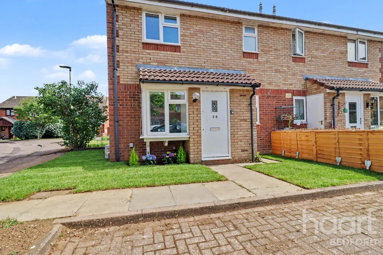 1 bed house for sale, Honeysuckle Way, Bedford, MK41