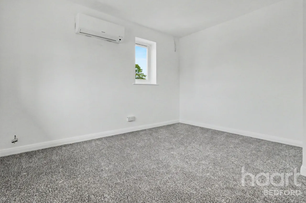 Honeysuckle Way, Bedford, MK41, photo 7