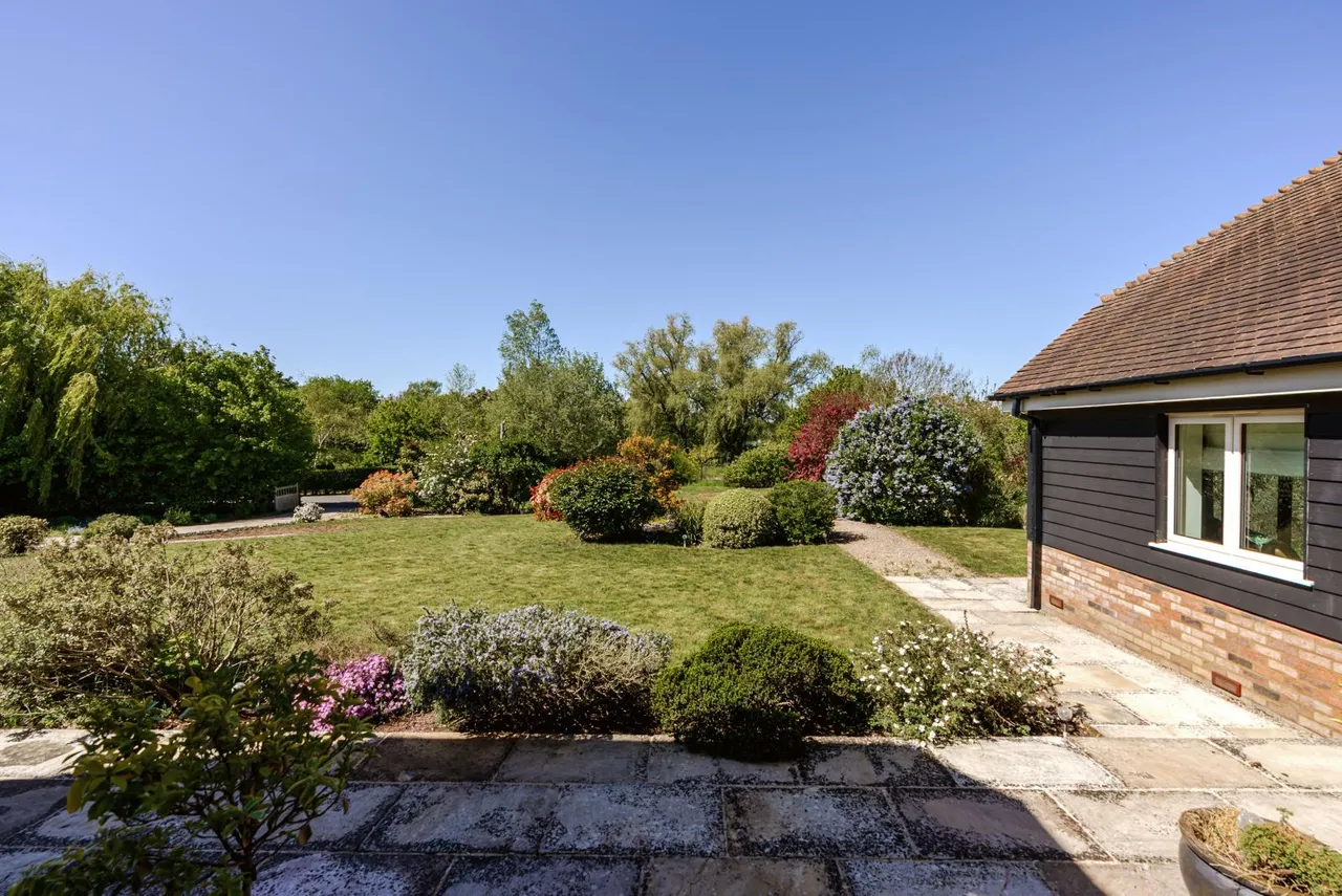 Kestrel Court, Needingworth, PE27, photo 2