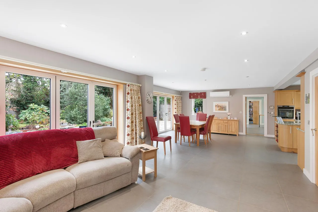 Kestrel Court, Needingworth, PE27, photo 6