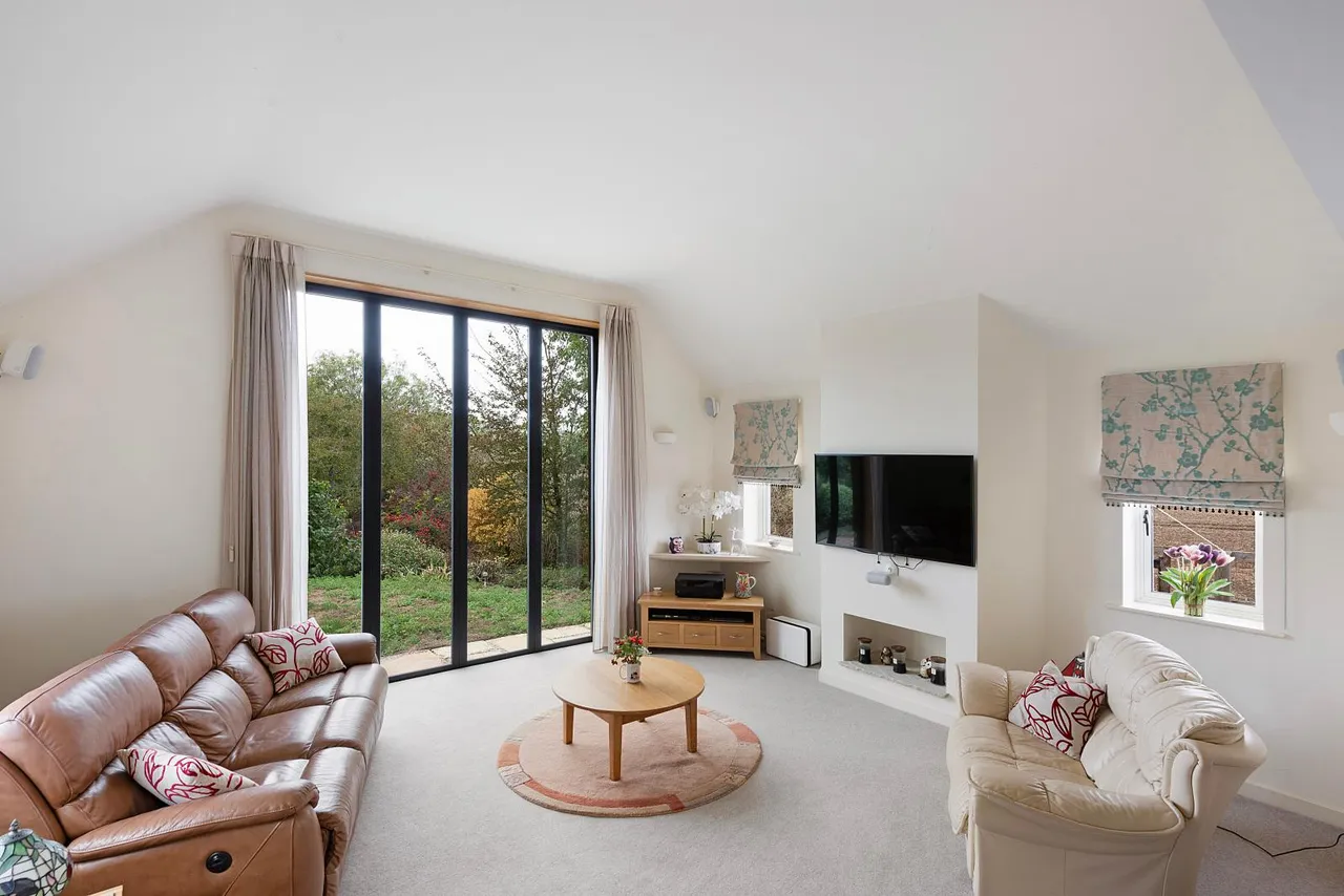 Kestrel Court, Needingworth, PE27, photo 9