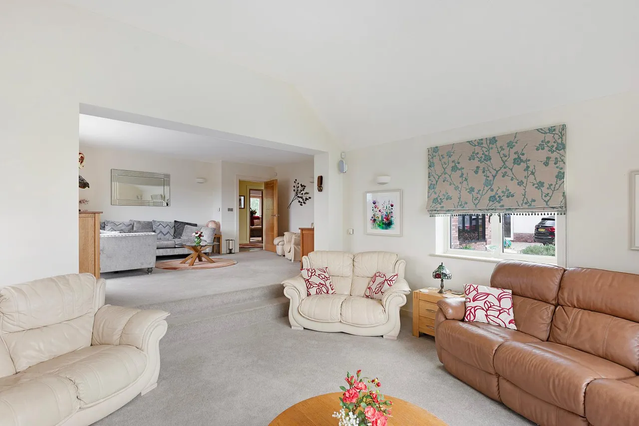 Kestrel Court, Needingworth, PE27, photo 10
