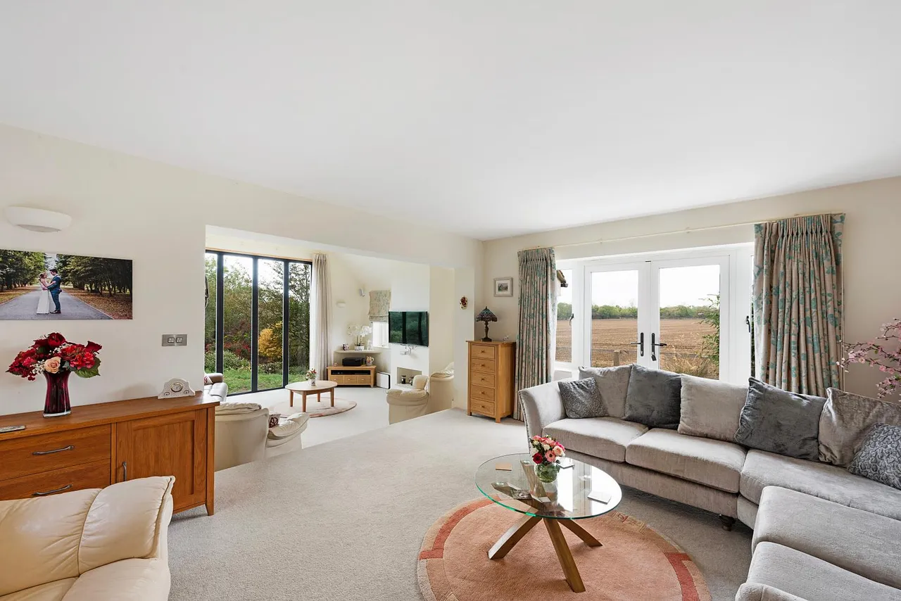 Kestrel Court, Needingworth, PE27, photo 8