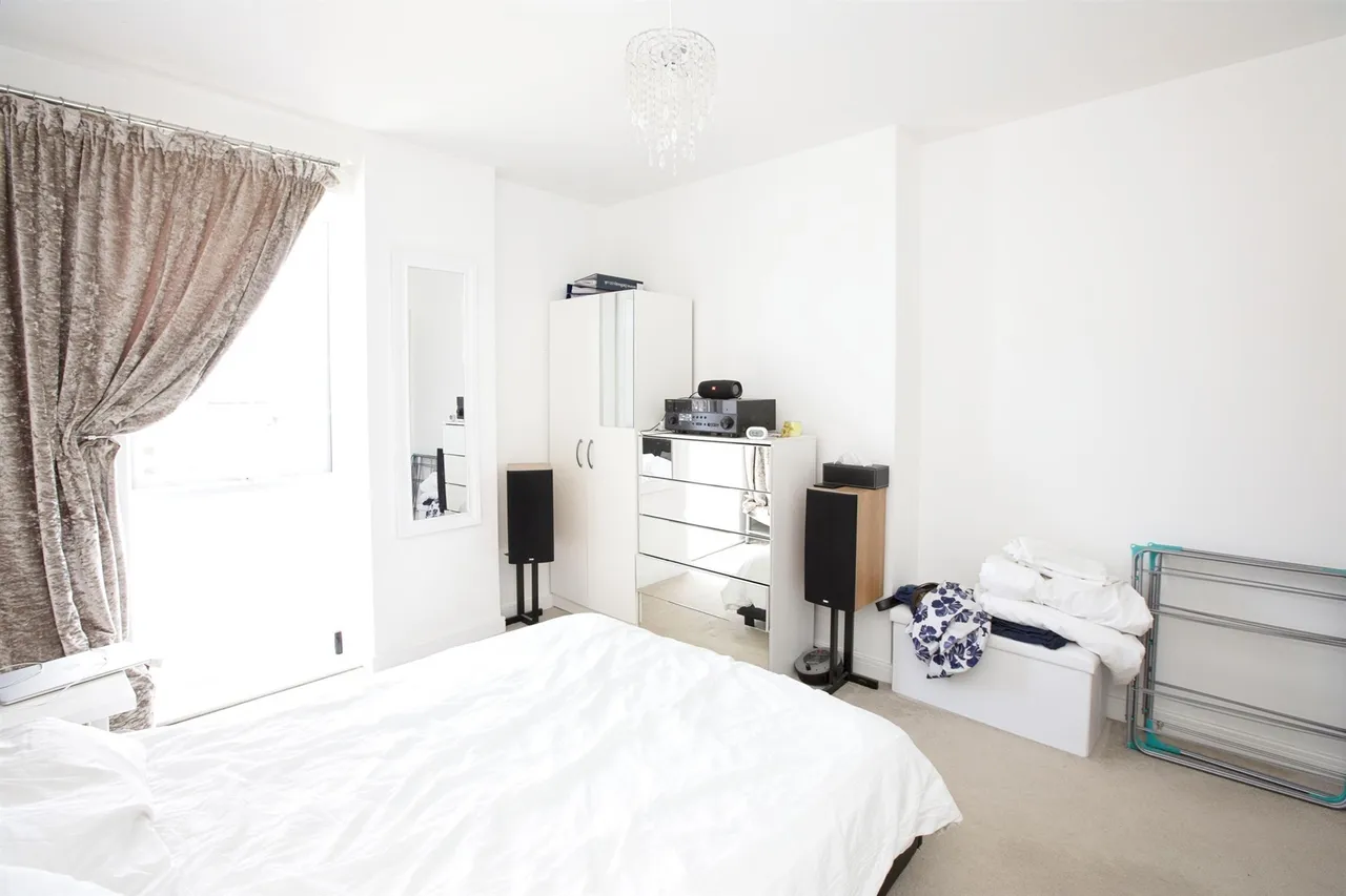Handley Page Road, Barking, IG11, photo 6