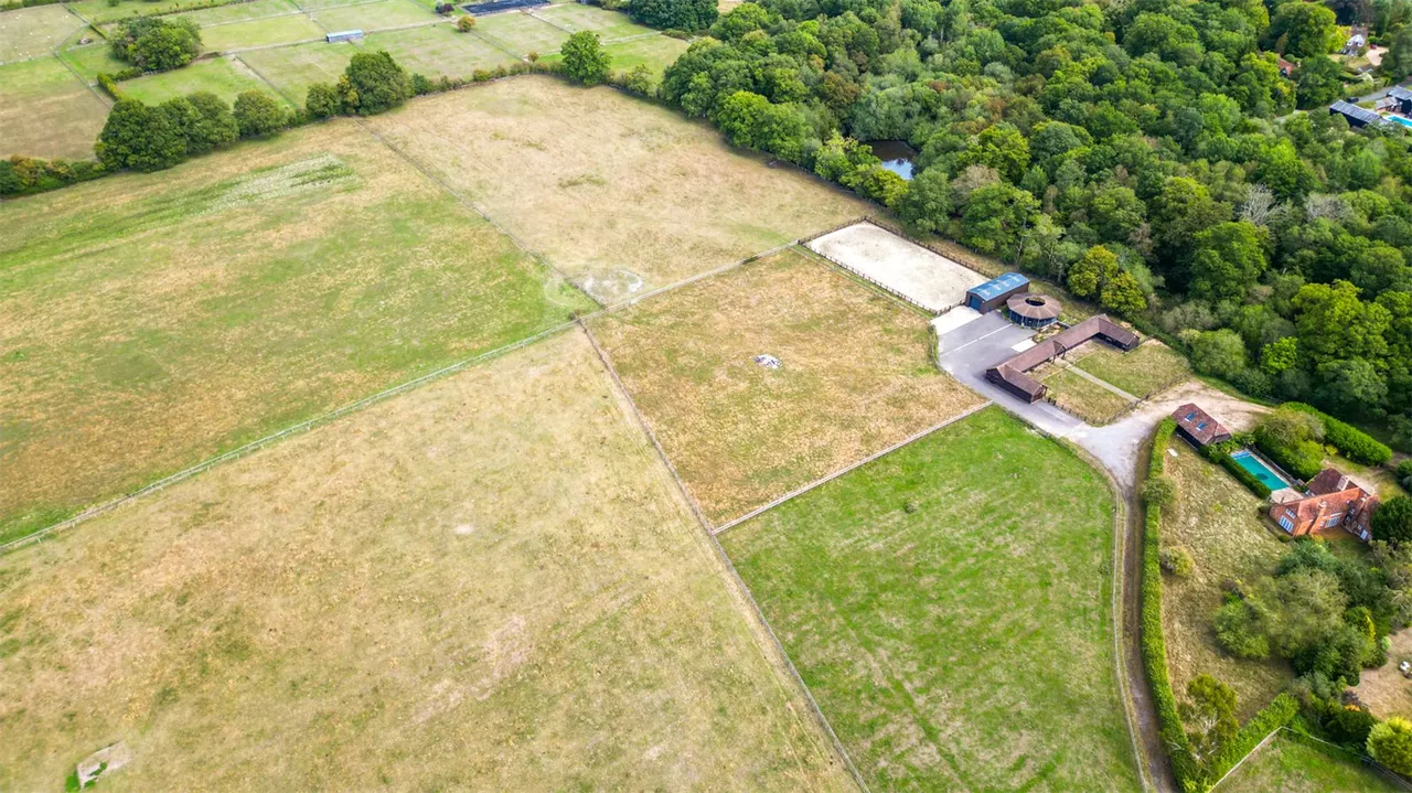 Mattingley, Hook, RG27, photo 9