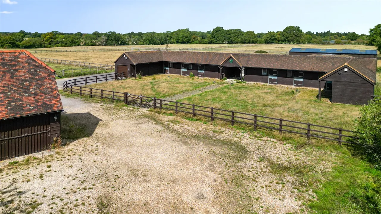 Mattingley, Hook, RG27, photo 5