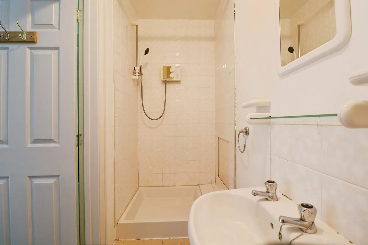 Plas St. Pol De Leon, Penarth, CF64, photo 7