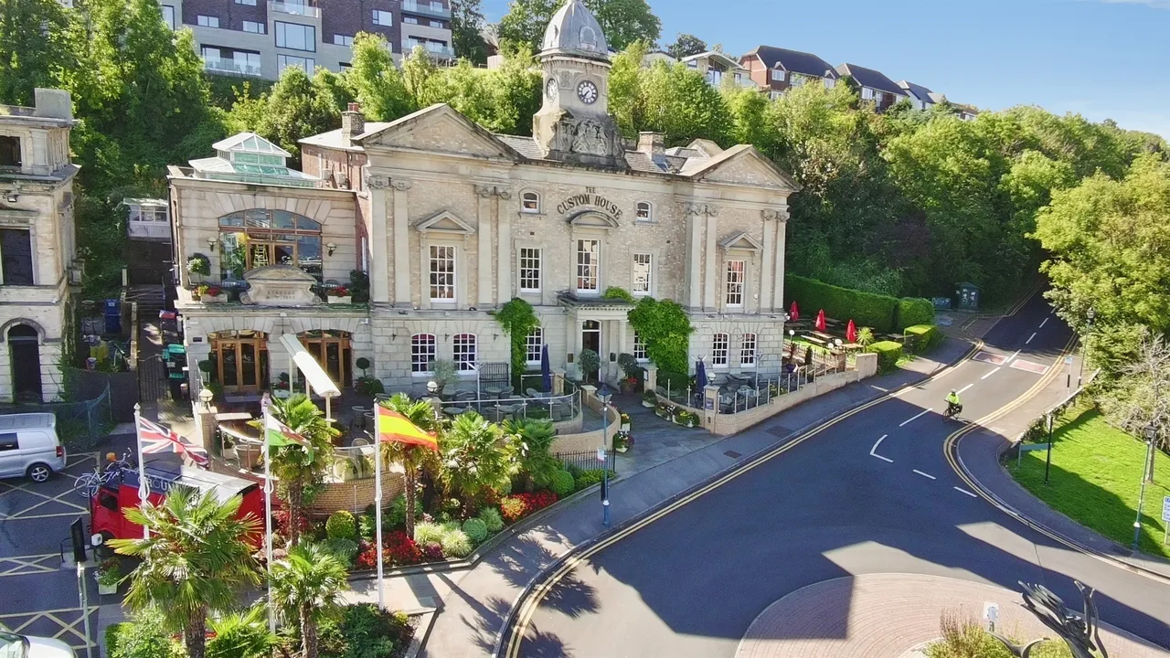 Plas St. Pol De Leon, Penarth, CF64, photo 17