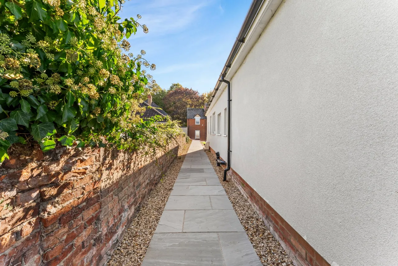 St. Peters Road, Bourne, PE10, photo 15