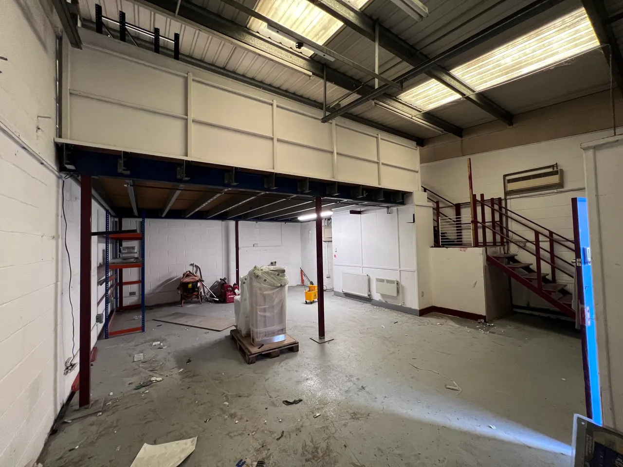 Thurrock Park Way, Tilbury, RM18, photo 2