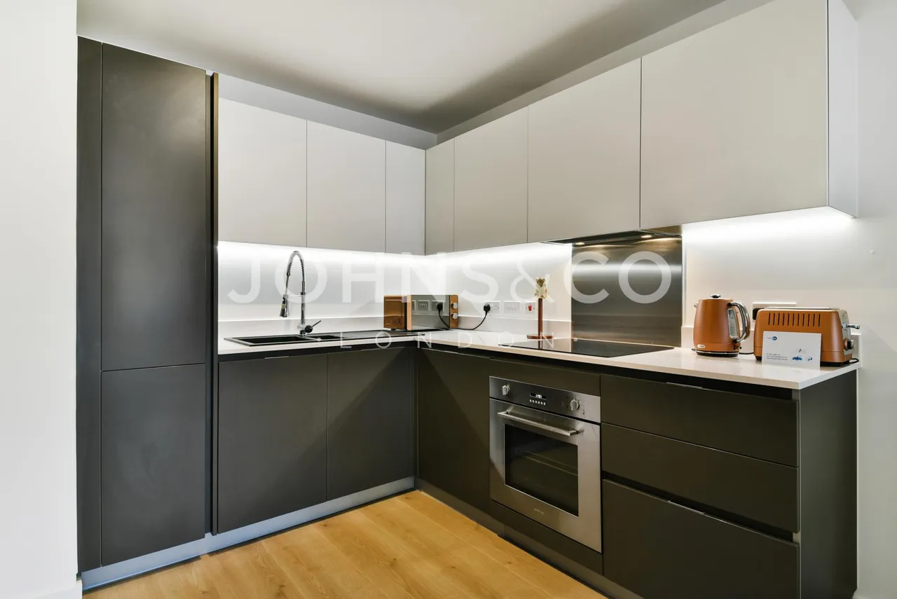 Heritage Place, Kew Bridge, TW8, photo 3